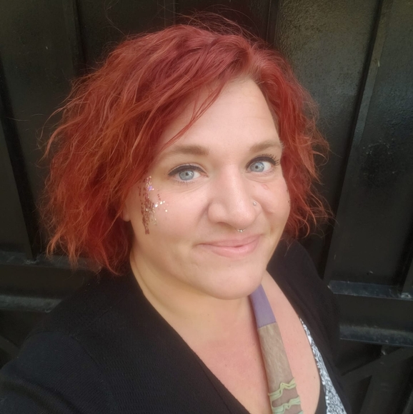 Meet your Posher, Sarah - Picture 1 of 1